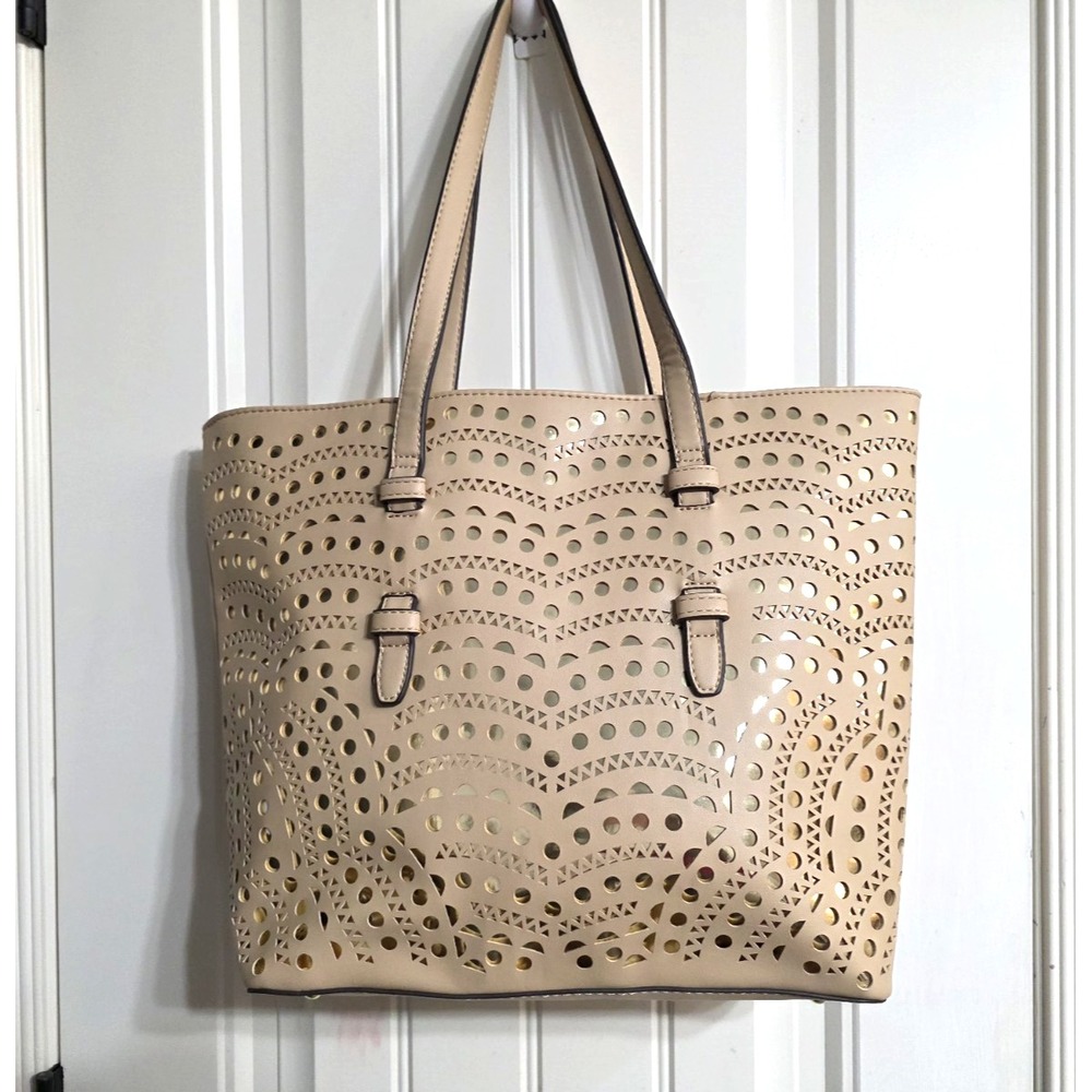 Max Edition Womens Beige & Gold Leather Tote Shoulder Bag- Excellent Condition‎